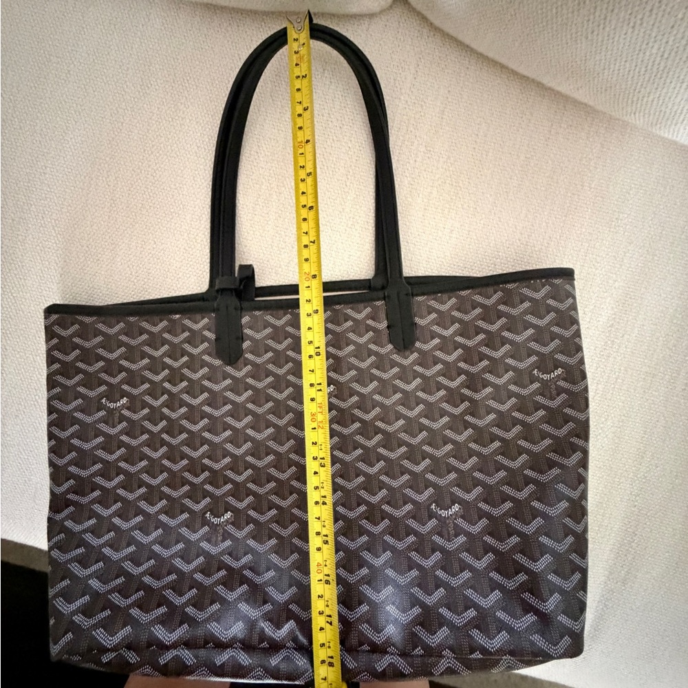 Designer inspired Black Tote with Pouch - Picture 9 of 16